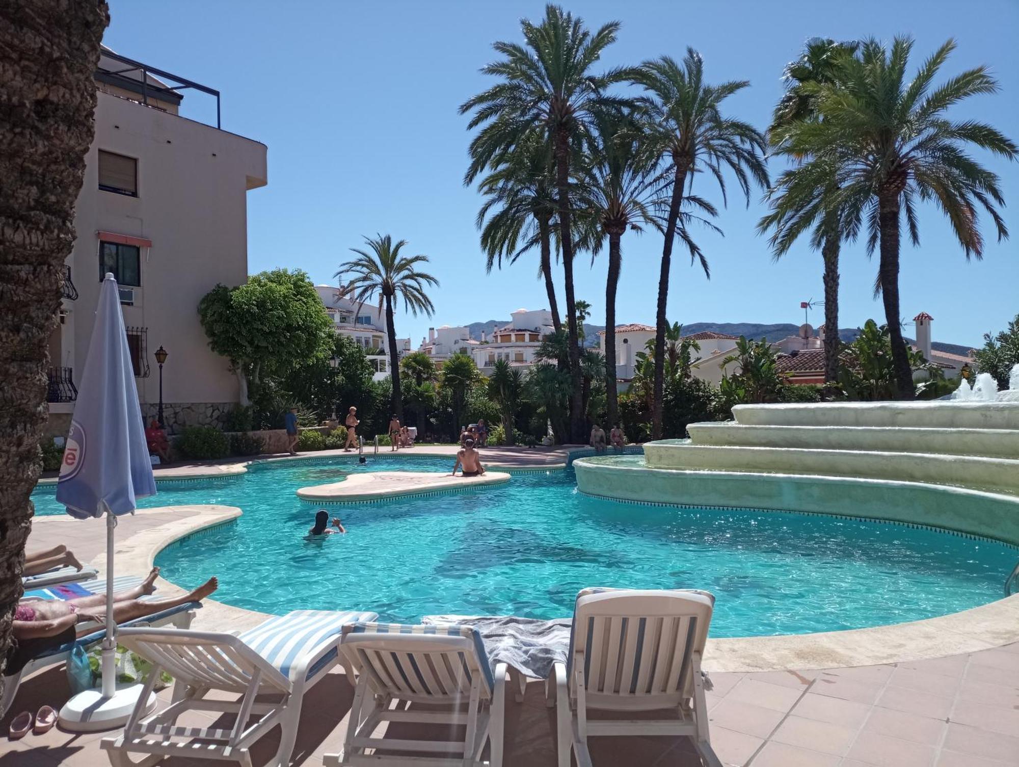 Estudio Capitan-Piscina دينايا المظهر الخارجي الصورة